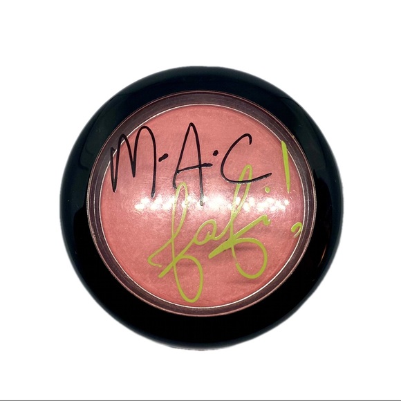 MAC X FAFI Powder Blush “Hipness” Limited Edition - Picture 4 of 10